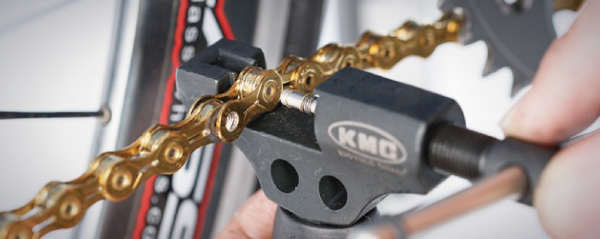 KMC Reversible De-Riveter Chain Tool - Universal Bike Chain Removal Tool Black/Green